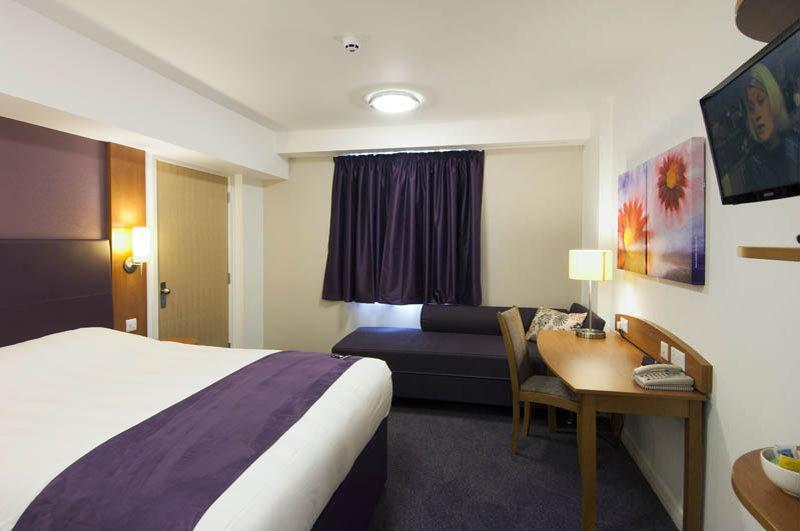 Premier Inn Bristol East Emersons Green Coalpit Heath Exterior photo